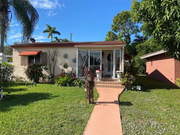 Country Club Estates, 150 Morningside Dr, Miami Springs, Florida 33166, image 2