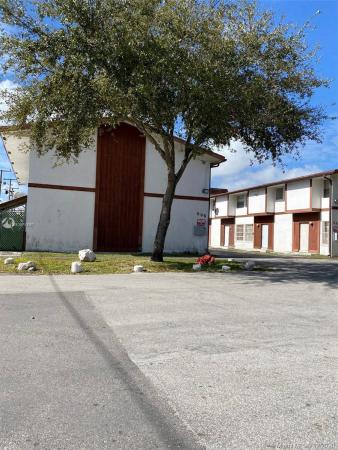 Wings 2 Townhouse Apartments, 696 Forrest Dr #B-1, Miami Springs, Florida 33166, image 2