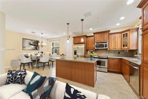 Cascada Isle, 2954 St Thomas Dr, Cooper City, Florida 33024, image 2