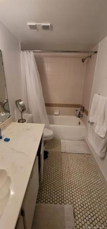 The Clipper At Biscayne Cove, 18151 NE 31st Ct #808, Aventura, Florida 33160, image 2