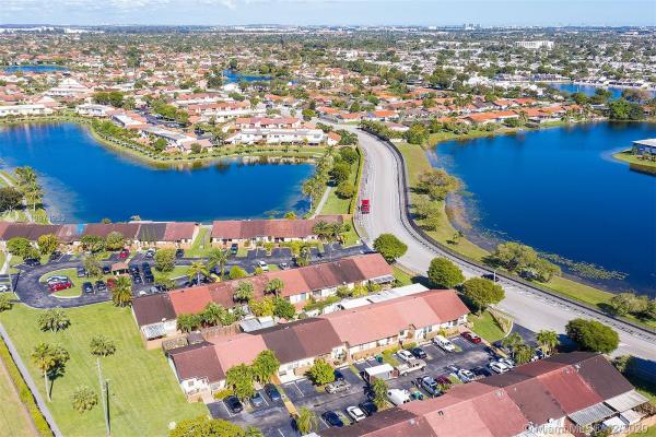 Tamiami Lakes Townhomes, 13409 SW 17th Terr Cir N, Tamiami, Florida 33175, image 2