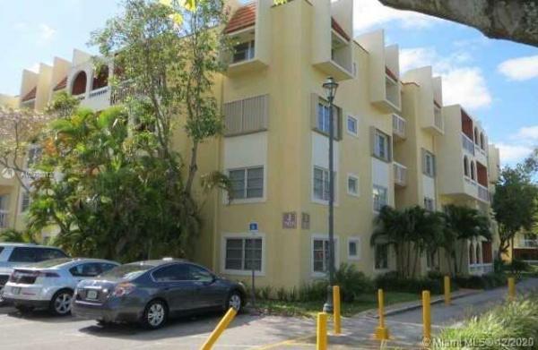 Village Of Kings Creek, 7825 Camino Real #J-405, Glenvar Heights, Florida 33143, image 2
