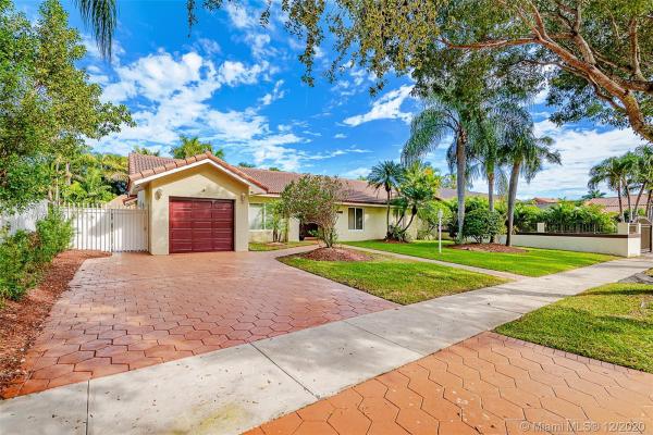 Bird Lakes North, 14525 SW 43rd Ter, Kendale Lakes, Florida 33175, image 2