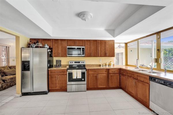 Miramar Isles, 6504 Emerald Lake Dr, Miramar, Florida 33023, image 2