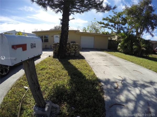 Gracewood, 6044 Buchanan St, Hollywood, Florida 33024, image 2