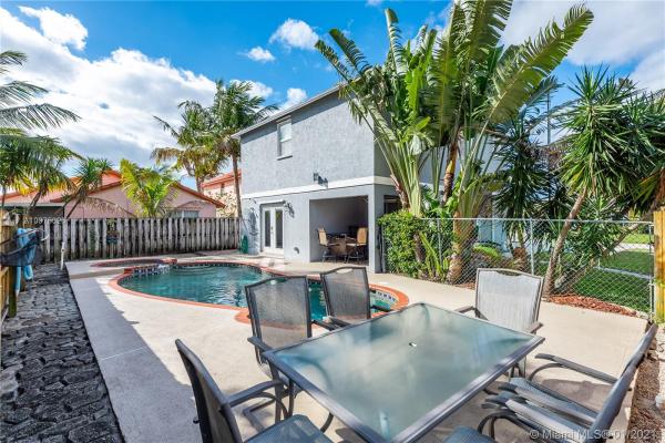 The Courts At Boynton Place, 5581 Boynton Pl, Boynton Beach, Florida 33437, image 2