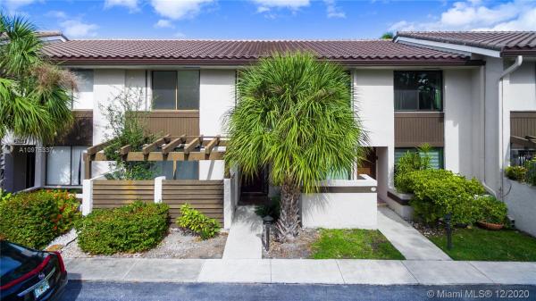 Lakeview Townhomes, 2637 NE 164th St #34, North Miami Beach, Florida 33160, image 2