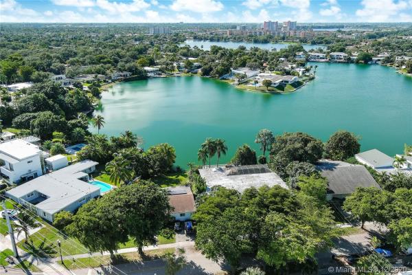 Sky Lake, 19360 NE 22nd Rd, North Miami Beach, Florida 33179, image 2