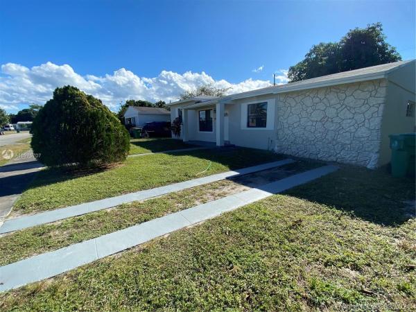 870 NE 178th, Unincorporated Dade County, Florida 33162, image 2