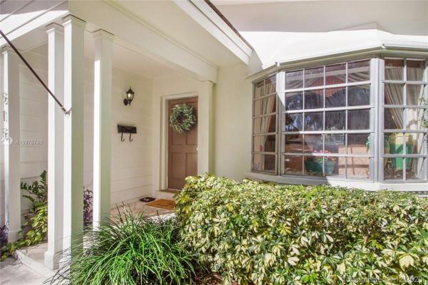 Riviera, 515 Vittorio Ave, Coral Gables, Florida 33146, image 2