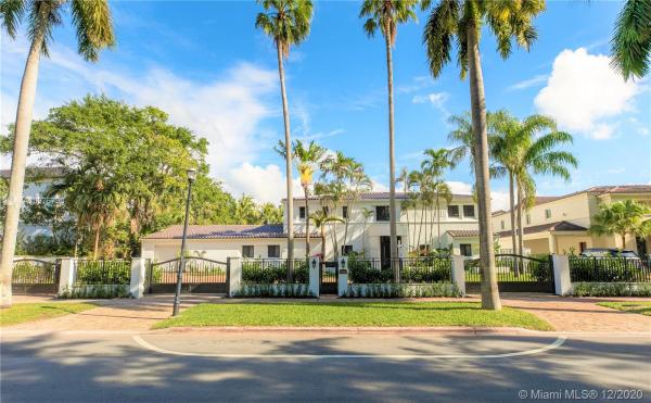 Flamingo Terrace, 3125 Pine Tree Dr, Miami Beach, Florida 33140, image 2