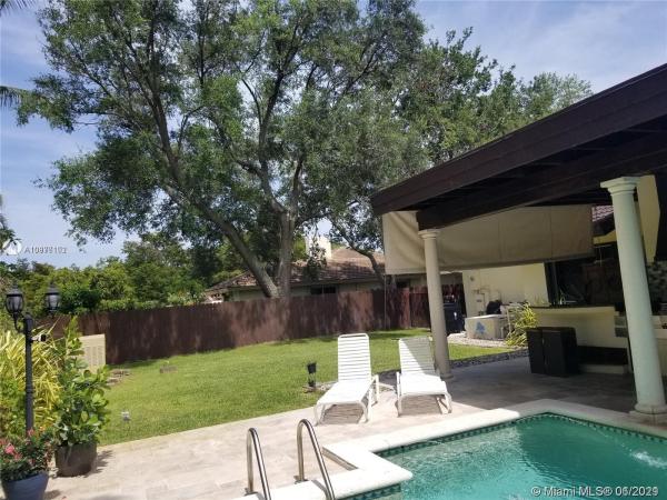 Galloway Glen, 8905 SW 102nd Ter, Kendall, Florida 33176, image 2