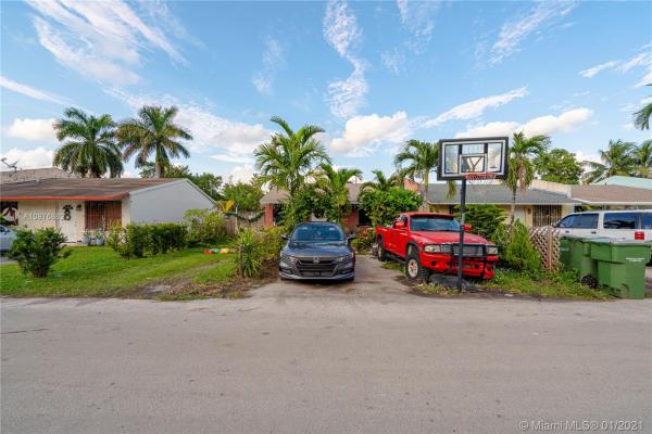 Esplanade, 1321 Kia Dr, Homestead, Florida 33033, image 2