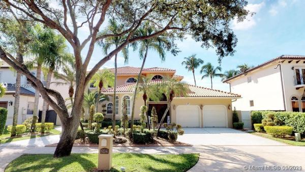 Royal Oaks, 8104 NW 163rd Ter, Miami Lakes, Florida 33016, image 2