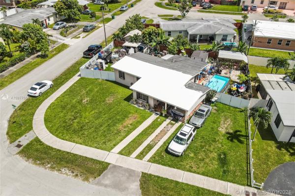 Westwood Lakes Residential, 10830 SW 40th Ter, Westwood Lakes, Florida 33165, image 2