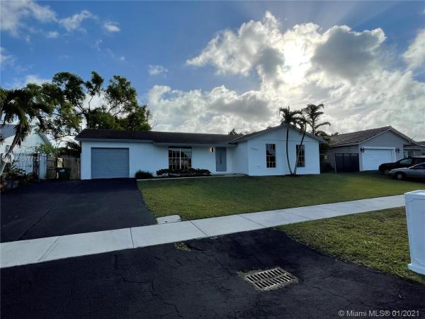 Meadow Wood Manor, 25897 SW 132nd Ct, Princeton, Florida 33032, image 2