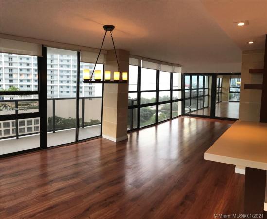 Charter Club, 600 NE 36th St #1123, Miami, Florida 33137, image 2