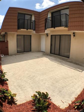 Waterford Courtyards At Crystal Lakes North, 2928 SW 12th St, Deerfield Beach, Florida 33442, image 2