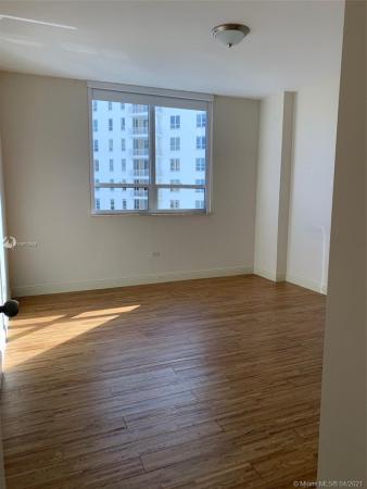 Courts Brickell Key, 801 Brickell Key Blvd #1607, Miami, Florida 33131, image 2