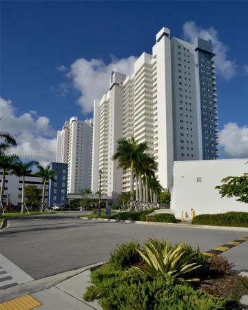One Fifty One At Biscayne, 15051 Royal Oaks Ln #704, North Miami, Florida 33181, image 2