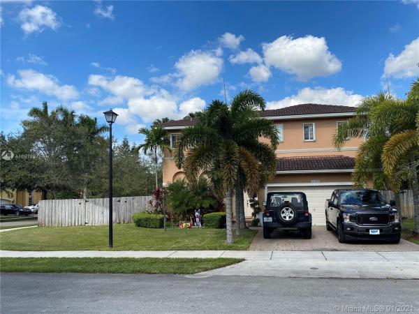 Twin Lake Shores Central, 12980 SW 142nd Ter, Three Lakes, Florida 33186, image 2