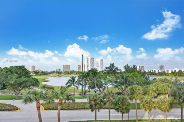 The Landmark, 20185 E Country Club Dr #305, Aventura, Florida 33180, image 1