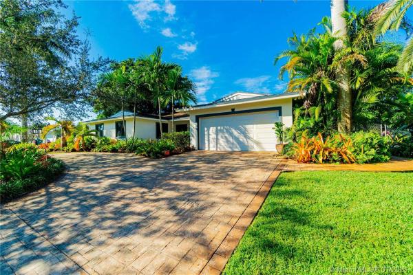 Bel Aire, 18434 SW 87th Ct, Cutler Bay, Florida 33157, image 2