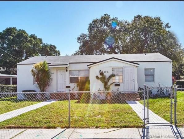 Green Close, 2040 NW 43rd St, Brownsville, Florida 33142, image 2