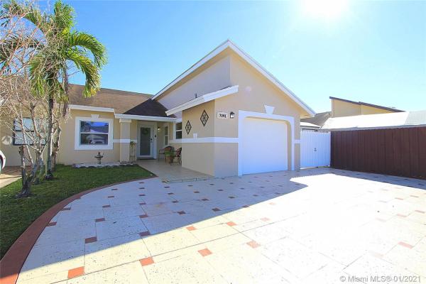 Westwind Lakes Twin Villas, 7041 SW 154th Pl, Kendall West, Florida 33193, image 2