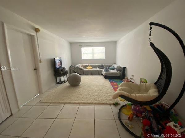 Harding Place, 7440 Harding Ave #203, Miami Beach, Florida 33141, image 2
