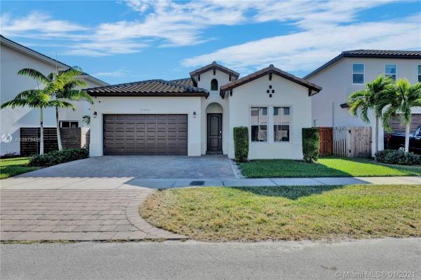 Venetian Parc, 15086 SW 176th Ter, Richmond West, Florida 33187, image 2