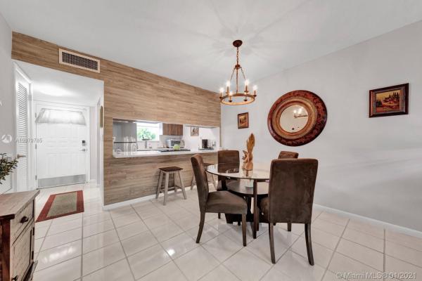 Mariposa Manor, 1235 Mariposa Ave #3, Coral Gables, Florida 33146, image 2
