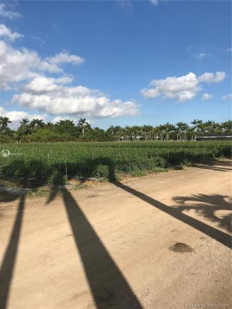 Chateau Artisan, 25200 SW 162nd Ave, Redland, Florida 33031, image 2