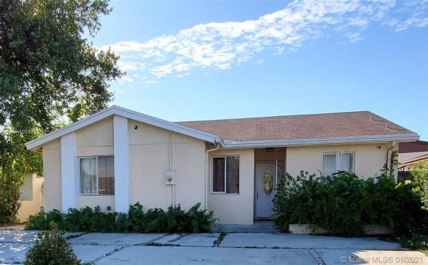 Lakes Of Acadia, 5412 NW 197th Ln, Miami Gardens, Florida 33055, image 2