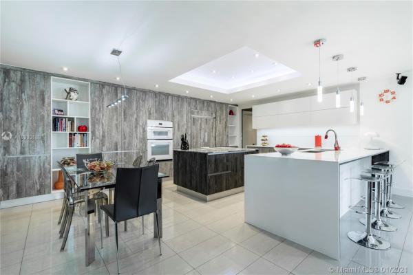 Silvercrest South, 7952 NW 158th Ter, Miami Lakes, Florida 33016, image 2