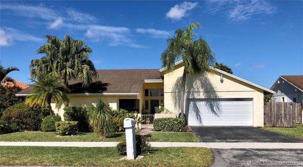 Caravel At Calusa, 13821 SW 108th St, The Hammocks, Florida 33186, image 2