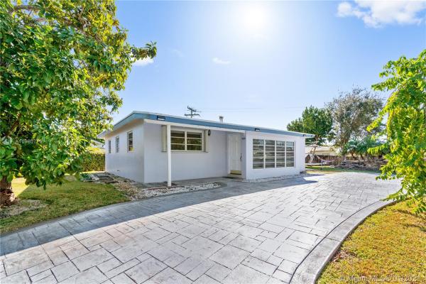 South Coral Homes, 9720 Jamaica Dr, Cutler Bay, Florida 33189, image 2