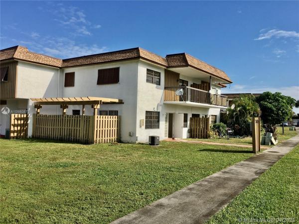 Woods Landing, 6785 NW 169th St #31G, Country Club, Florida 33015, image 2