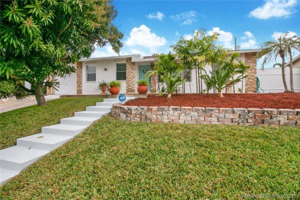 Lake Osborne Hills, 1430 Hillcrest Dr, Lake Worth Beach, Florida 33461, image 2