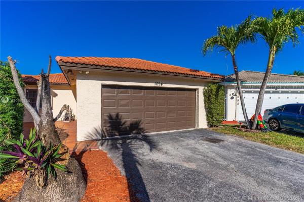 Tamiami Lakes, 1094 SW 134th Ct, Tamiami, Florida 33184, image 2