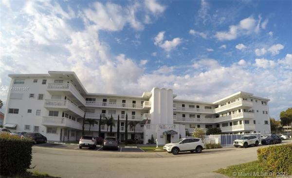 Longwood House, 11685 Canal Dr #210, North Miami, Florida 33181, image 2