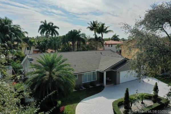 Royal Oaks, 7916 NW 162nd St, Miami Lakes, Florida 33016, image 2