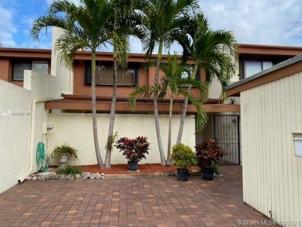 Sunset Kendall Villas, 10421 SW 76th St, Kendall, Florida 33173, image 2