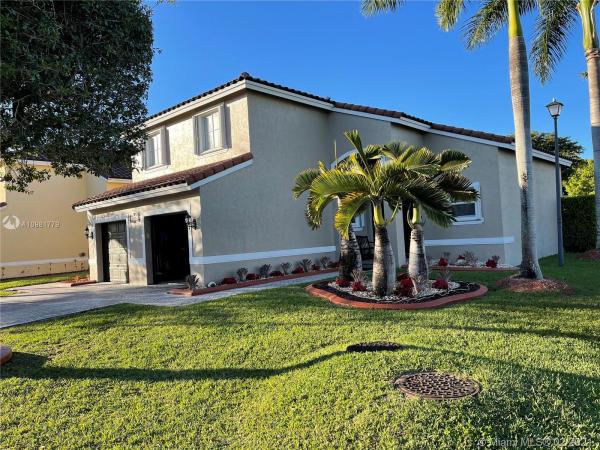 Silver Lakes, 13395 SW 144th Ter, Three Lakes, Florida 33186, image 2