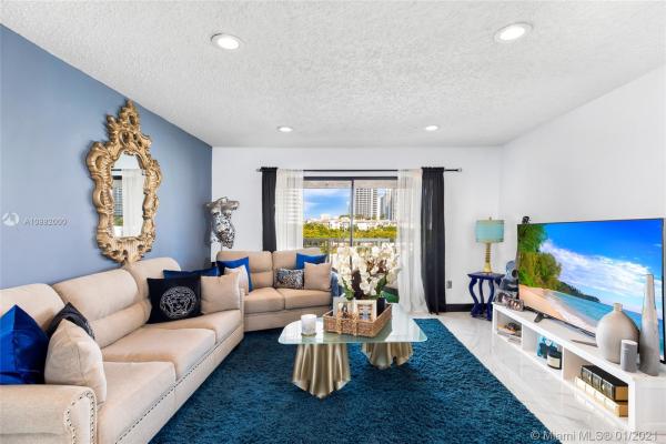 Bayview Point, 3 NE 170 St #601, North Miami Beach, Florida 33160, image 2