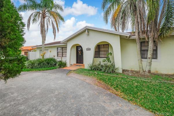 San Sebastian, 13394 SW 46th Ter, Kendale Lakes, Florida 33175, image 2