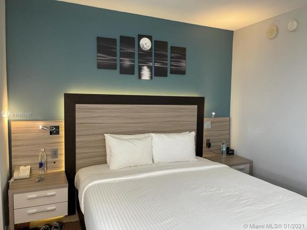 Marenas Resort, 18683 Collins Ave #2403, Sunny Isles Beach, Florida 33160, image 2