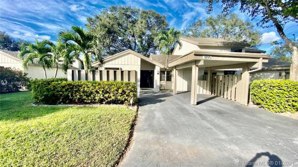 Wildwood Of Deer Creek, 1895 Deer Creek Wildwood Ln N, Deerfield Beach, Florida 33442, image 2