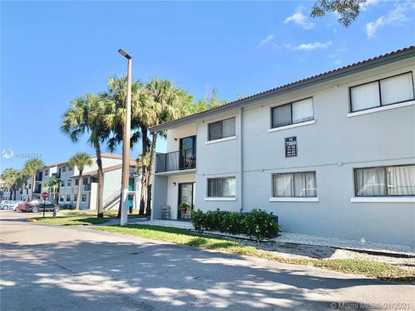 Villa Bellini, 7060 NW 179th St #212, Hialeah, Florida 33015, image 2
