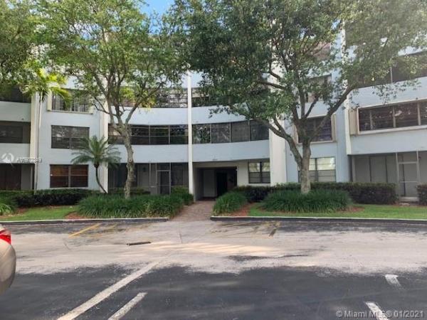 Kendall Gate, 10850 SW 88th St #303, Kendall, Florida 33176, image 2